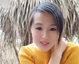 【少妇的诱惑】美熟女跟老公到果园野战-aos